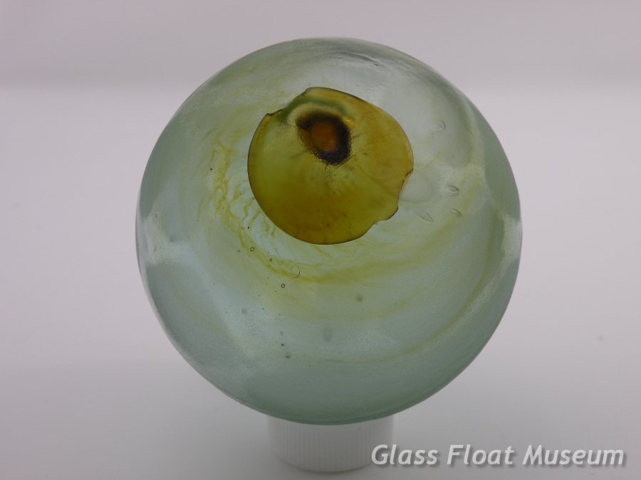 Yellow Seal &amp; Swirl, Tri-Mold